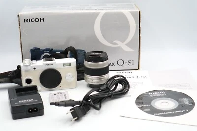 PENTAX Q-S1 02 Zoom Kit 12.4 MP Digital SLR Camera -white - Image 1 of 4