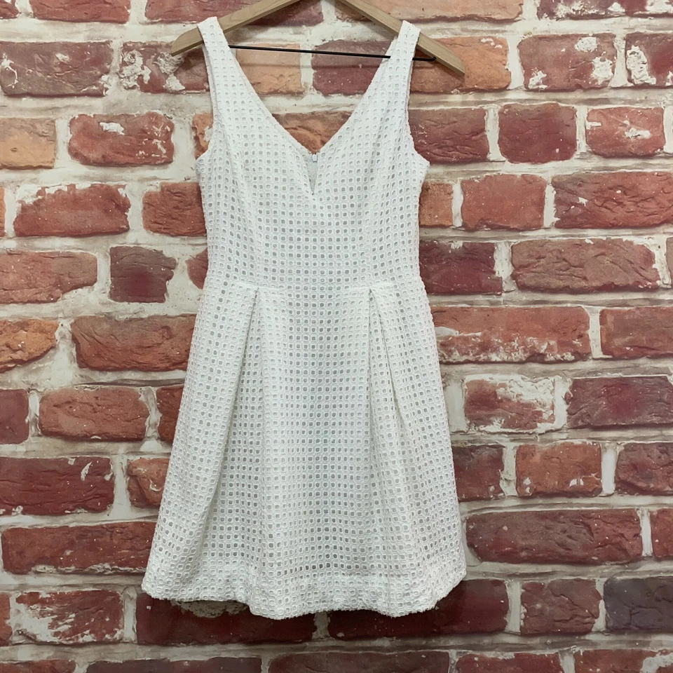 Vestido Boston Proper Para Mujer Talla 8 Blanco Elegante Ojales Cremallera Informal Sin Mangas Foto 1 de 4