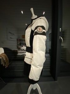 Moncler Daunenjacke in Damenjacken 