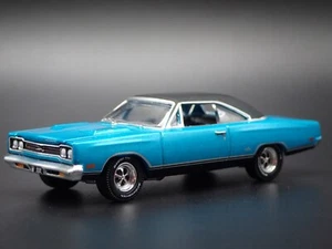 1969 69 PLYMOUTH HEMI GTX TEAL 1:64 SCALE COLLECTIBLE DIORAMA DIECAST MODELLAUTO - Bild 1 von 9