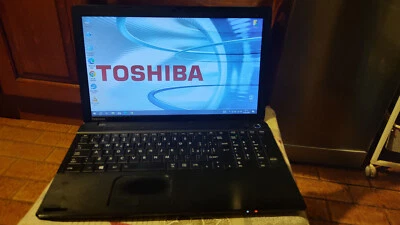 Pc Portatile Laptop Toshiba Satellite i3 - Immagine 1 di 4