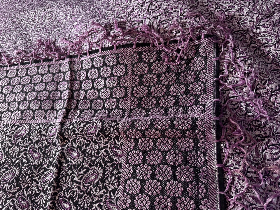 Шелковый плед ручной работы с завязанной вручную бахромой  - Изображение 1 из 4