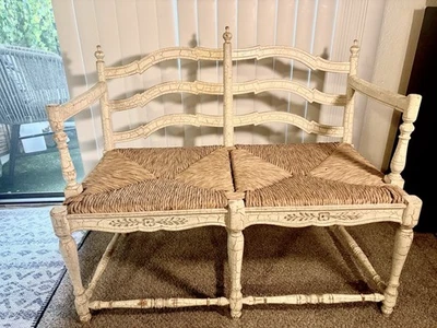 拉什座椅梯背雕刻枫木-白色仿旧乡村风格长凳 — 第 1/4 张图片