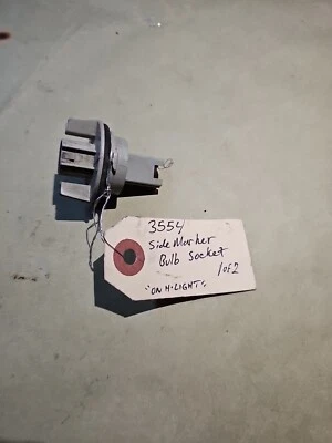 ⭐⭐2000-2004 MITSUBISHI MONTERO HEADLIGHT SIDE MARKER BULB SOCKET GENUINE⭐⭐ — 第 1/3 张图片