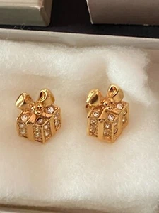 VINTAGE AVON FUNKELNDES PAKET OHRRINGE Neu in Box - Bild 1 von 5