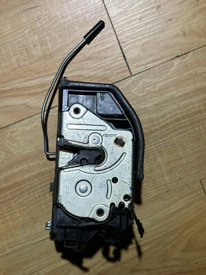 Actuador de pestillo de cerradura de puerta DERECHA BMW E92 E93 335 328 M3 128i 135i OEM Foto 1 de 4