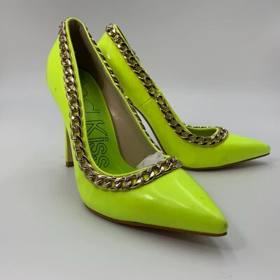 Red Kiss Girl Heels Pumps Shoes Size 9 Lemon Green Gold Chain  - Image 1 of 4