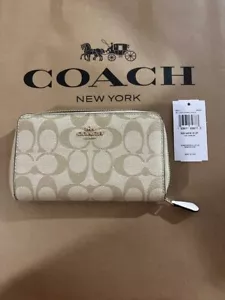 NWT Coach F88913 Medium Leather Zip Wallet in Signature Canvas - Khaki IMDQC - Picture 1 of 3