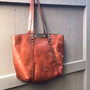Bolso de Mano Patricia Nash Pulido Damas Color: Tostado Talla 18" x 14" x 5" Correa D - Imagen 1 de 8