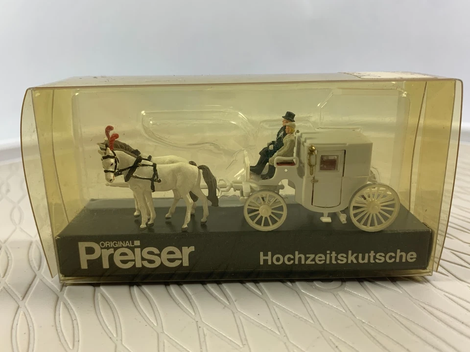 Preiser 450 Caballo Blanco y Carruaje con Conductor, Escala HO Foto 1 de 4