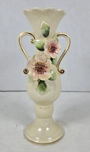 Vintage zarte 8" Knospenvase erhabene Blumen perlmutt - Bild 1 von 6