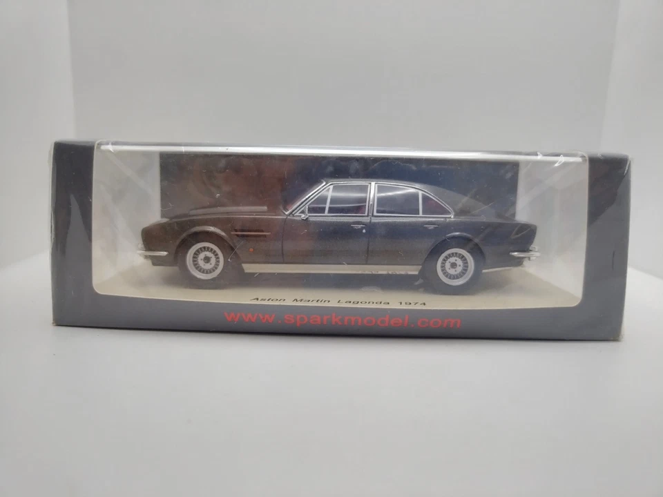 Spark 1/43 Aston Martin Lagonda 1974.  - Image 1 of 4