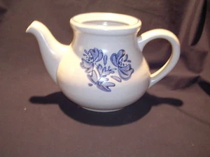 Pfaltzgraff Yorktowne Blue Floral, Smooth, Blue Trim Teapot , 5 Cup - Picture 1 of 6