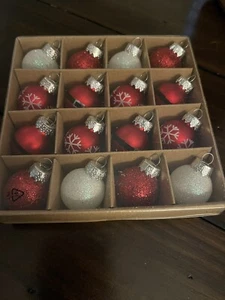 NUEVO EN CAJA ~ Adornos de Navidad de vidrio en miniatura de 1” de diámetro ~Envío gratuito ~ - Imagen 1 de 1