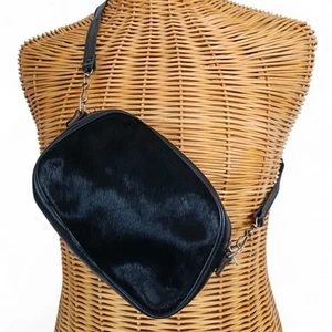 Vintage 40er 50er schwarz Leder Ponyhaar Umhängetasche - Prentice Reißverschluss, Gürtelschlaufen - Bild 1 von 15