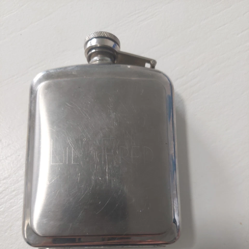 "Things Remembered" 不锈钢髋部瓶 (8 盎司) — 第 1/4 张图片