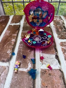 Vintage 1996 Polly Pocket Sweet Roses Compact w/ Figure Missing flower Top - Picture 1 of 7