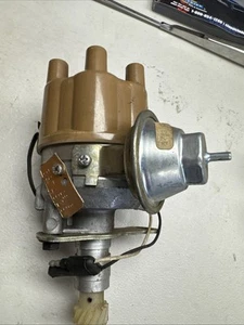 Chrysler, Dodge, Plymouth Slant 6 Distributor Assembly 3874929 NOS USA - Picture 1 of 3