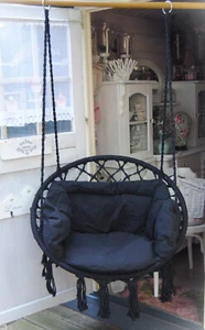 HÄNGESESSEL MIT POLSTERKISSEN SCHWARZ - BOHO - MAKRAMEE - NEUWERTIG - Bild 1 von 2