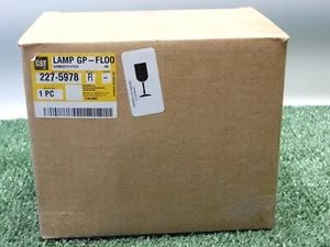 Genuine CAT 227-5978 1800 lumen Compact Square LED Work Light, 12-24V, Clear Fl - Picture 1 of 2