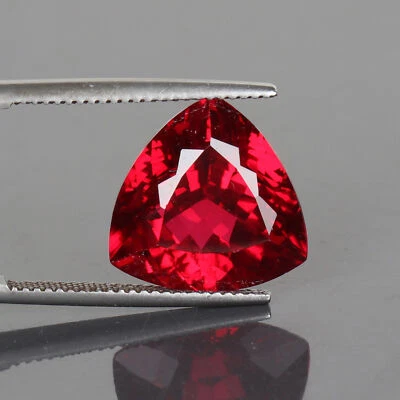 Amazing Trillion Cut 12. Carat Red Ruby Loose Gemstone For Pendant Making - Image 1 of 4