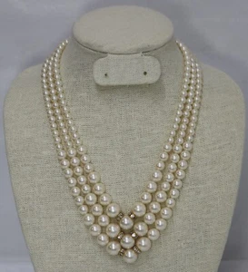 3 Strand Faux Pearl Necklace Sparkle Rhinestone Gold Tone Clasp 17" - Picture 1 of 11