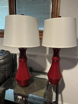 Juego de lámparas rojas y blancas Foto 1 de 4