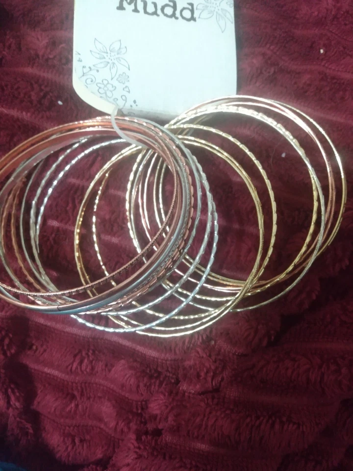 Juego de 18 pulseras brazaletes MUDD color oro/plata diseño brillante mixto  Foto 1 de 1