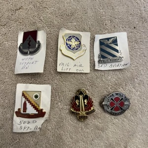 US Military Pin Badge Unit Crest Lapel Pin Lot - Picture 1 of 7