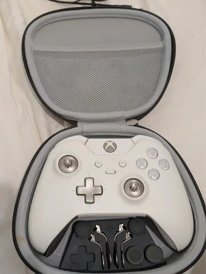 Microsoft Xbox Elite Wireless Controller - White - Immagine 1 di 4