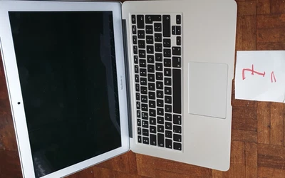 MacBook Air A1466/ 13/i5/NO SSD / RAM:8GB/ Battery:charging /No charger to test - Image 1 of 4