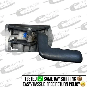 2000-2006 CHEVROLET SUBURBAN 1500 Front Right Passenger Door Handle Interior OEM - Picture 1 of 2