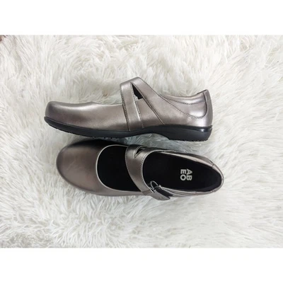 Women's Abeo Platinum Silver Comfort Shoes 9 Alice Flats Round Toe Mary Janes - Image 1 of 4