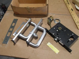 NOS COMMERCIAL CECO YALE MORTISE LOCKSET VH 8061 RH AS PICTURED - Picture 1 of 11
