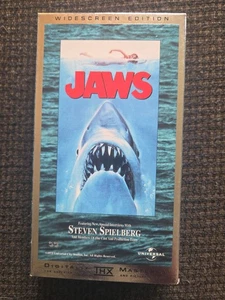Jaws (VHS) 1997 Digitally Remastered Widescreen Edition - Foto 1 di 3