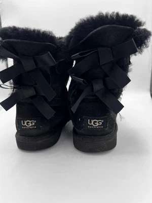 Ugg Bailey Bow Warm Black Sheepskin Winter Books Size 3 for Children  - Image 1 of 4