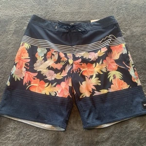 Vans Herren Board Badeshorts Gr. 32 Navy Triple Crown Surf Blumen Strand Hawaii - Bild 1 von 15