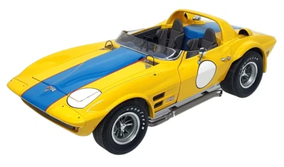Exoto 1/18 Scale DC21823S - Chevrolet Corvette Grand Sport - Yellow/Blue - Image 1 of 4