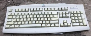 Logitech SK-720 PS/2 Deluxe 104 Keyboard 867011-0100. Excellent Condition - Picture 1 of 4