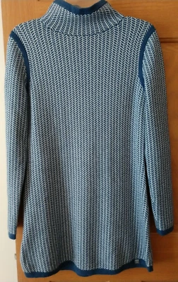 Suéter Pullover Title Nine Azul Blanco Mezcla Lana Bolsillo Frontal Pequeño Foto 1 de 4