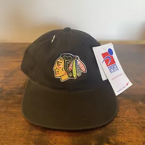 Sports Specialties Chicago Blackhawks vintage nuovi con etichette nuovi con etichette NHL taglia unica adatto a tutti i cappelli - Foto 1 di 7