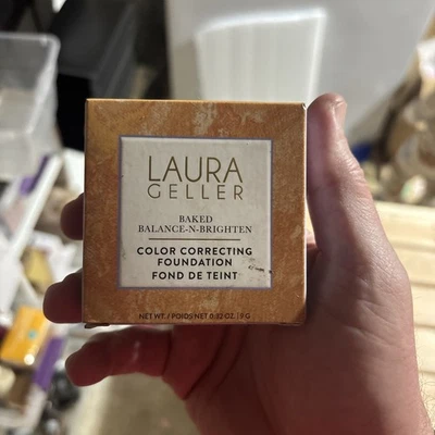 Laura Geller - Baked Balance-N-Brighten Color Correcting Foundation Light New - Image 1 of 2