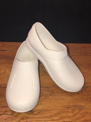 Zuecos antideslizantes BLOOs. Talla pequeña Foto 1 de 4