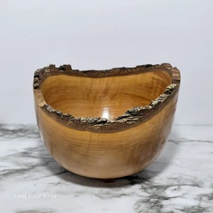 Cuenco de madera de pera Bradford Live Edge 2010 - Torneado a mano - Decoración para hogar u oficina - Imagen 1 de 8