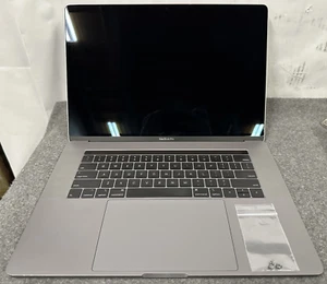 Apple MacBook Pro 15" 6-Core Intel 8th Gen AMD Radeon Pro 2018 A1990 WATER DAMG - Afbeelding 1 van 17