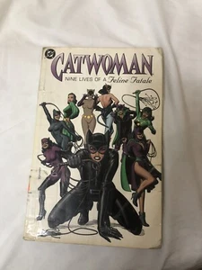 Catwoman: Nine Lives of a Feline Fatale (2004, DC Comics) - Bild 1 von 3