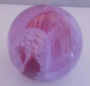 Vintage 1987 Signed Caithness Acrobat Scotland Pink & White Paper Weight - Picture 1 of 6