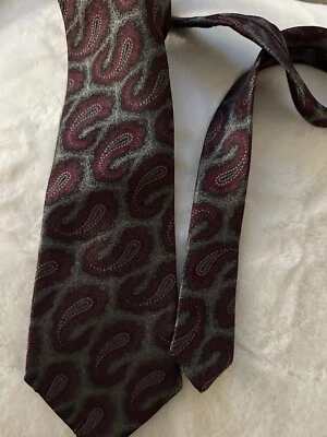 Corbata Adolfo 100 % seda, 3 1/2” X 56,5” plata borgoña diseño cachemir Foto 1 de 4
