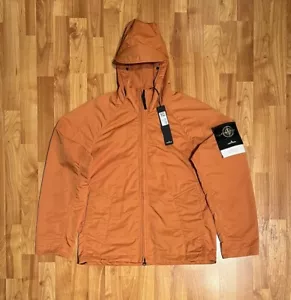 NEW MEN'S S STONE ISLAND 40130 HYPER DENSE NYLON RASO JACKET IN SIENNA - Picture 1 of 12