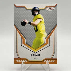 Bo Nix 2023-24 Sage Football Silver Rookie RC Denver Broncos Oregon Ducks #19 🔥 - Foto 1 di 2